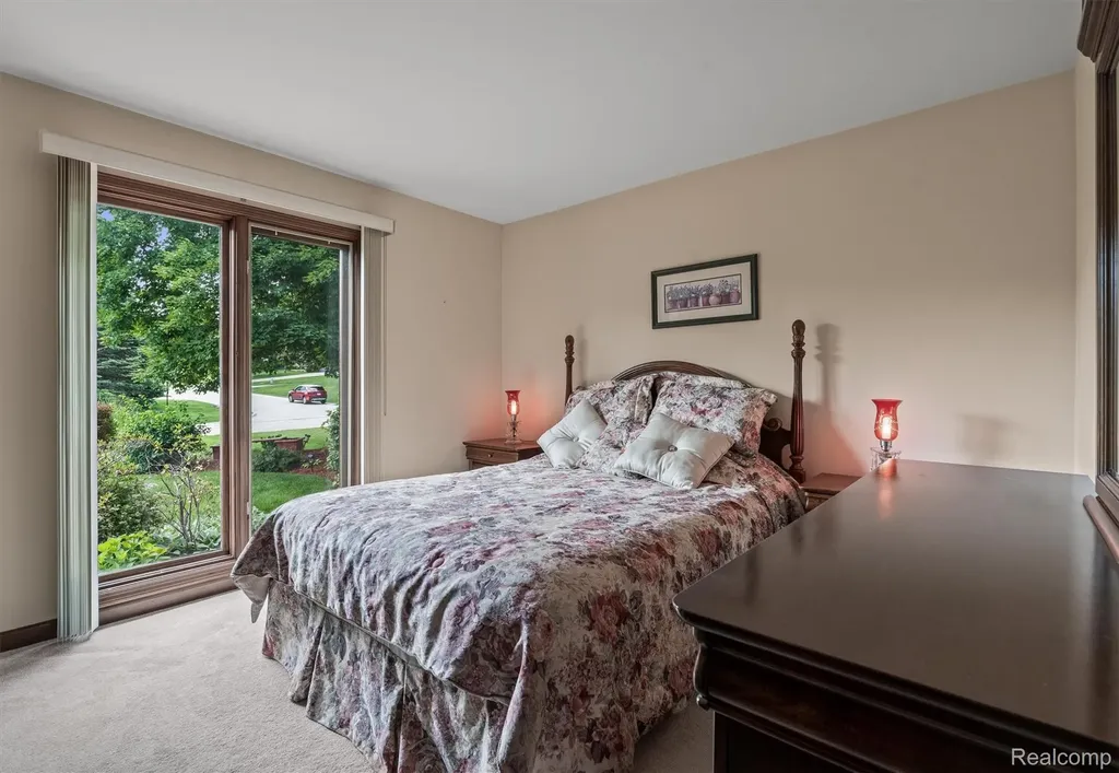3436 Wedgewood Drive Rochester Hills City MI 48306