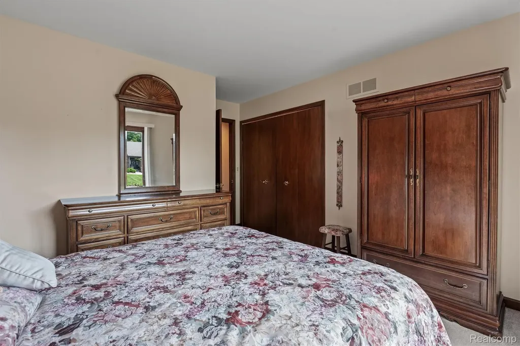 3436 Wedgewood Drive Rochester Hills City MI 48306