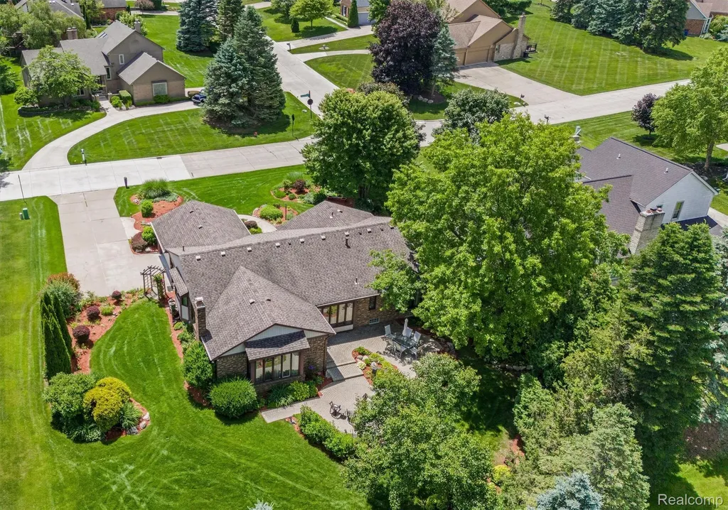 3436 Wedgewood Drive Rochester Hills City MI 48306