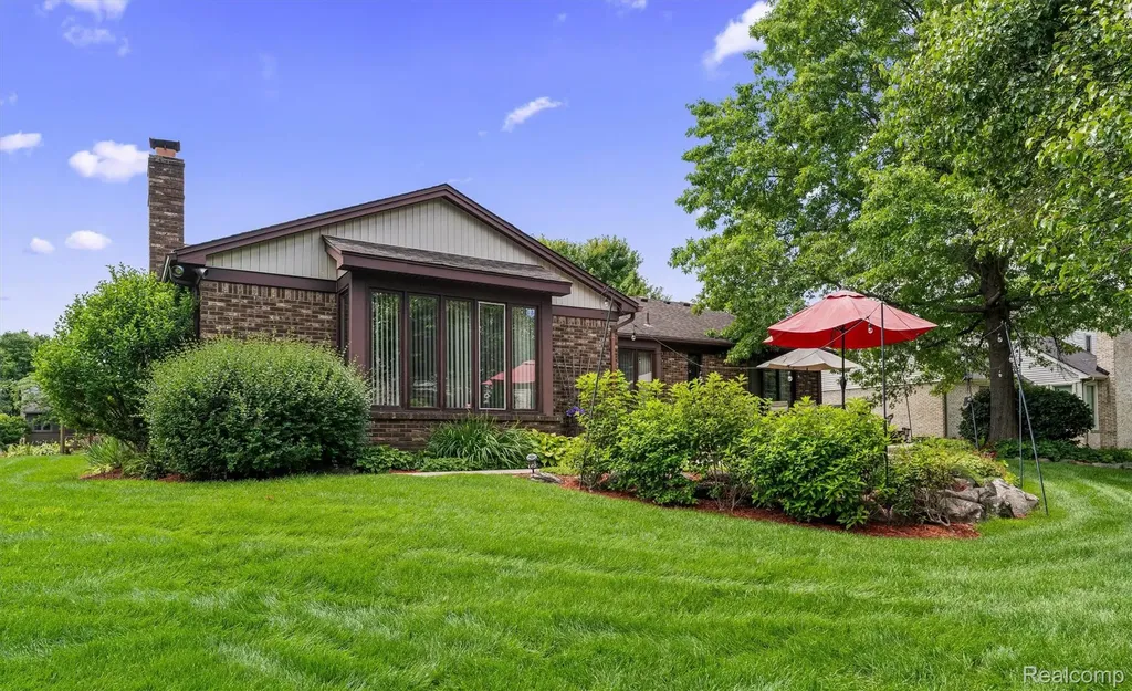 3436 Wedgewood Drive Rochester Hills City MI 48306