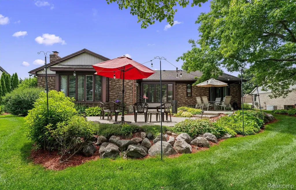 3436 Wedgewood Drive Rochester Hills City MI 48306