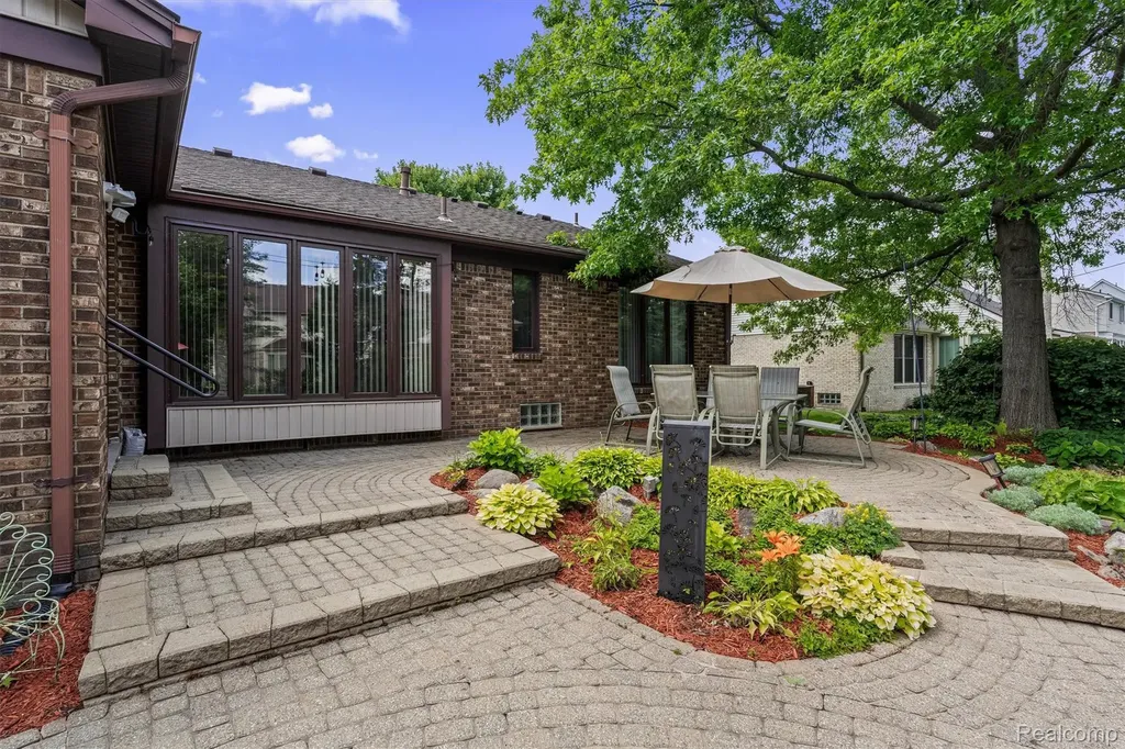 3436 Wedgewood Drive Rochester Hills City MI 48306