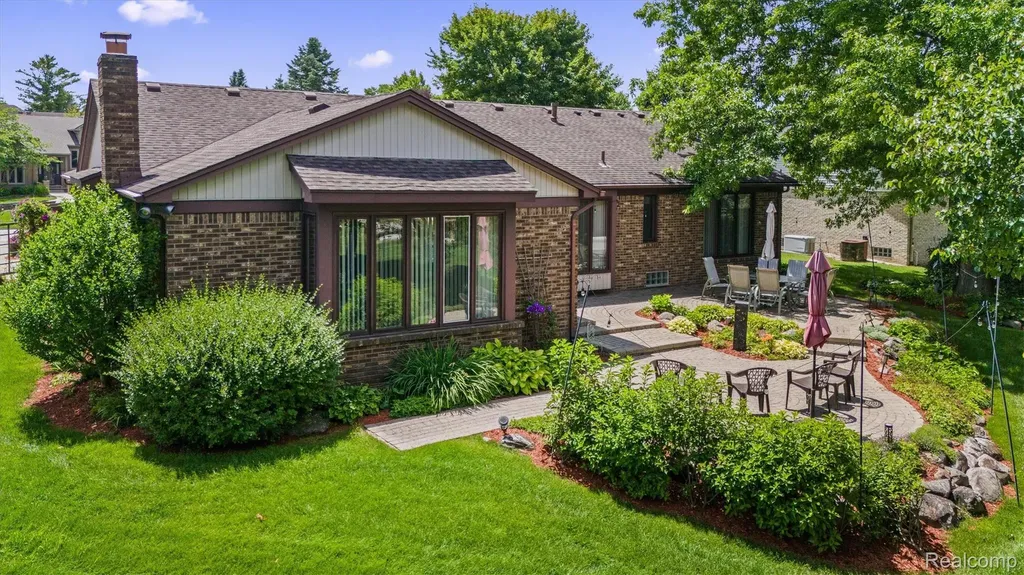 3436 Wedgewood Drive Rochester Hills City MI 48306