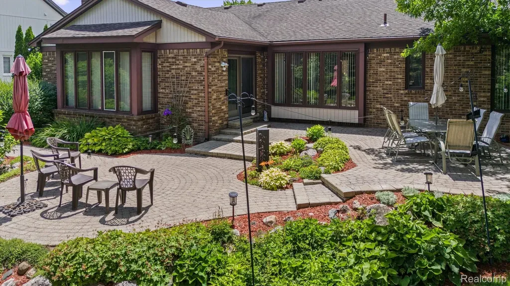 3436 Wedgewood Drive Rochester Hills City MI 48306