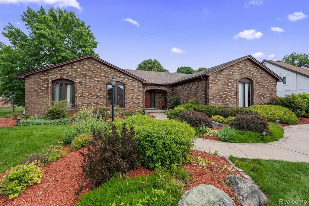 3436 Wedgewood Drive Rochester Hills City MI 48306