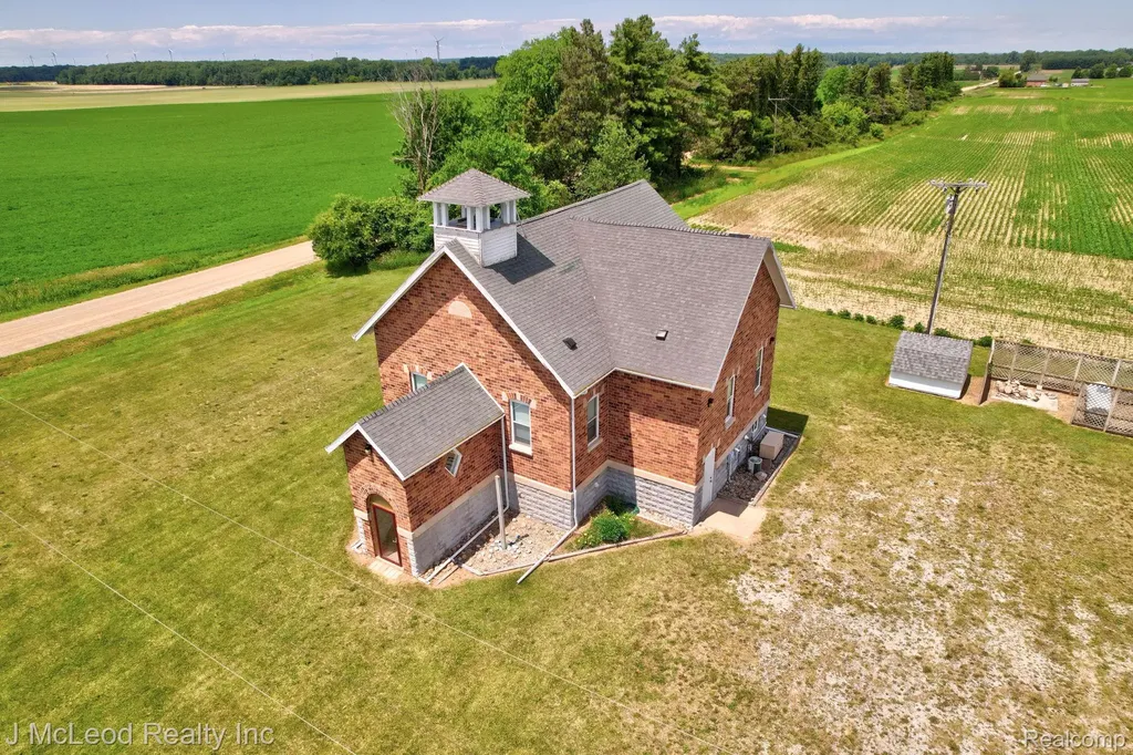 2515 E Akron Road Ellington Township MI 48723