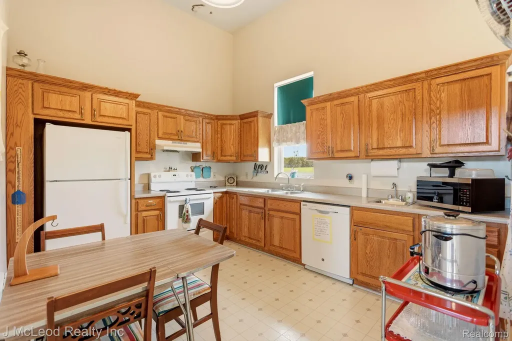2515 E Akron Road Ellington Township MI 48723