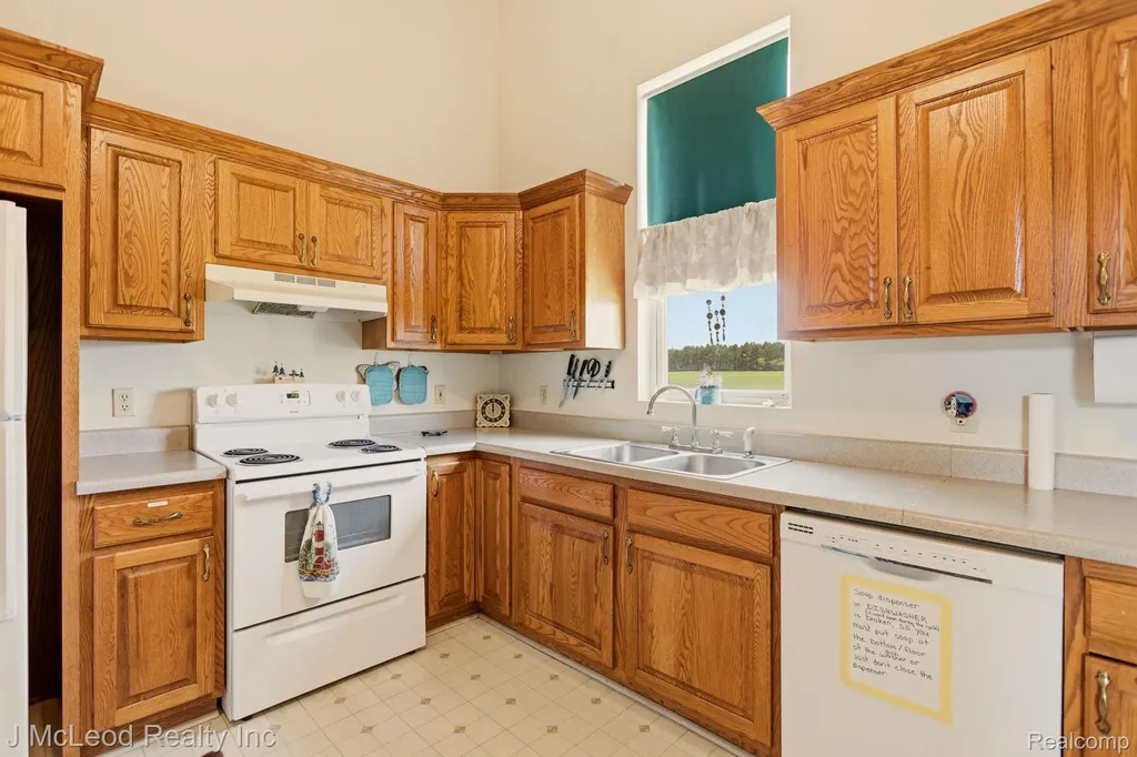 2515 E Akron Road Ellington Township MI 48723