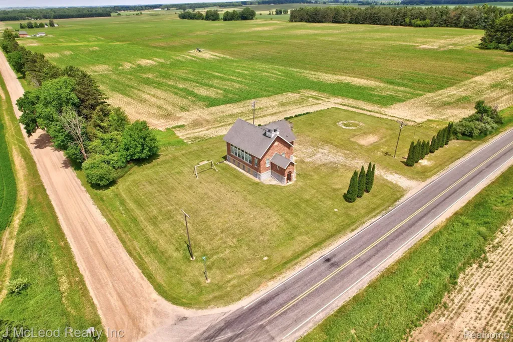 2515 E Akron Road Ellington Township MI 48723