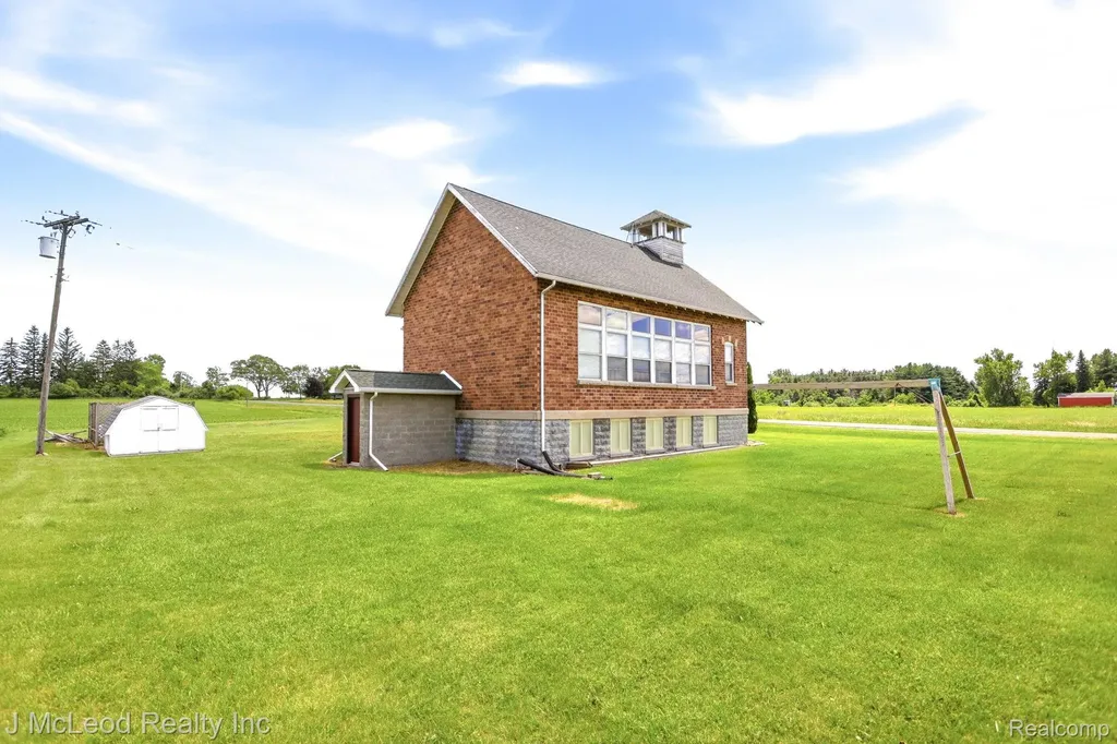 2515 E Akron Road Ellington Township MI 48723