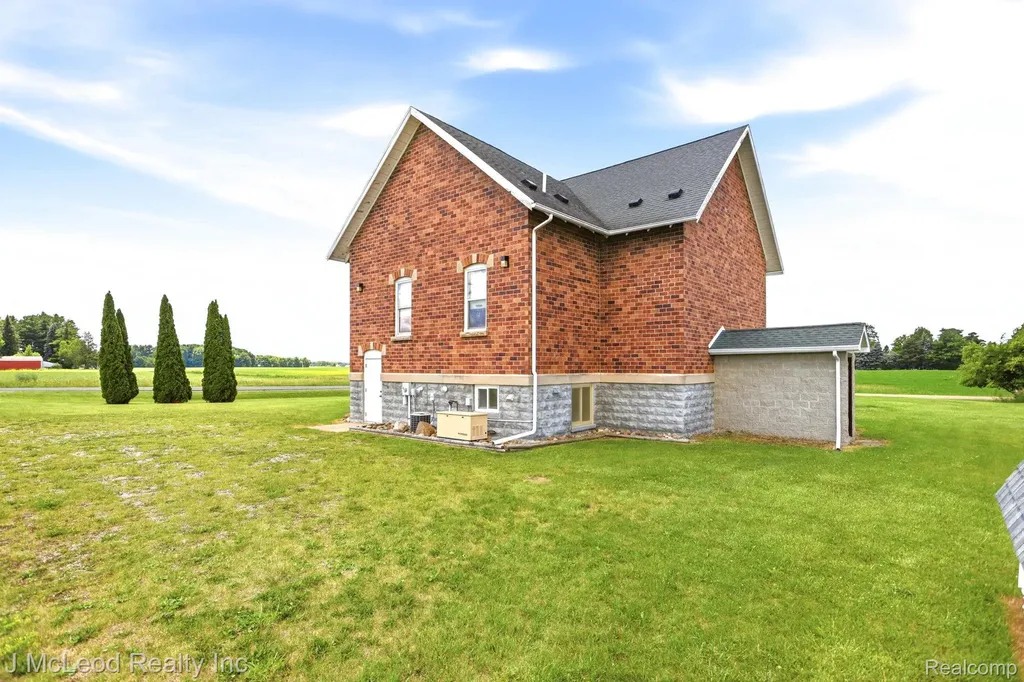 2515 E Akron Road Ellington Township MI 48723