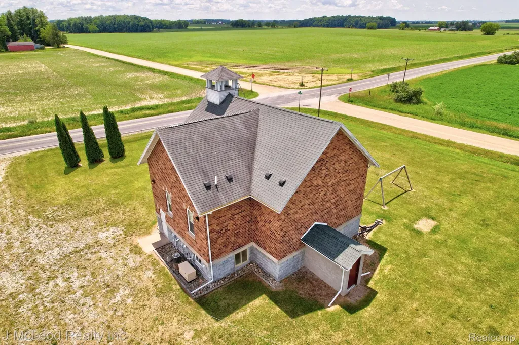 2515 E Akron Road Ellington Township MI 48723