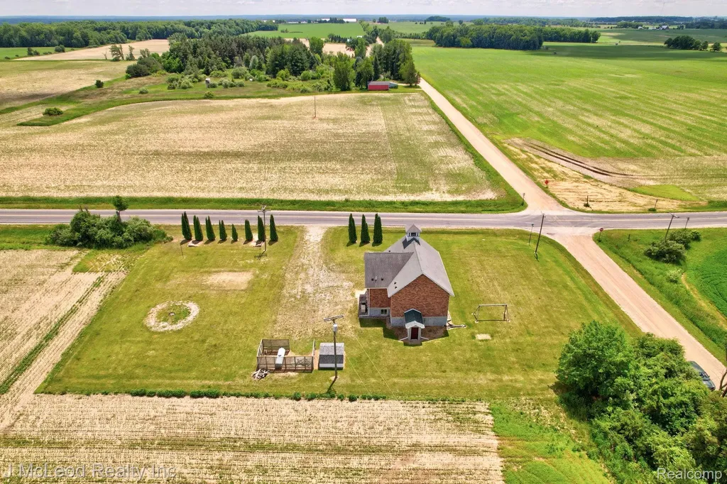 2515 E Akron Road Ellington Township MI 48723