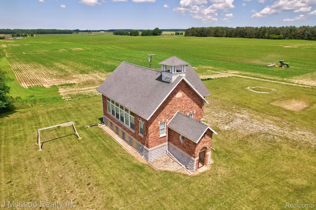2515 E Akron Road Ellington Township MI 48723