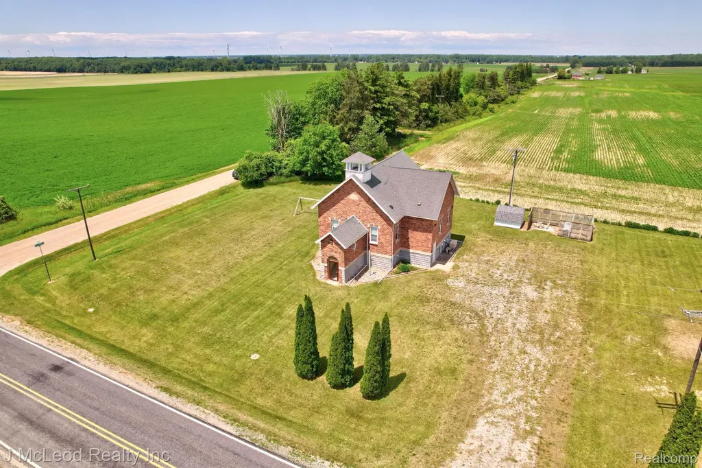2515 E Akron Road Ellington Township MI 48723