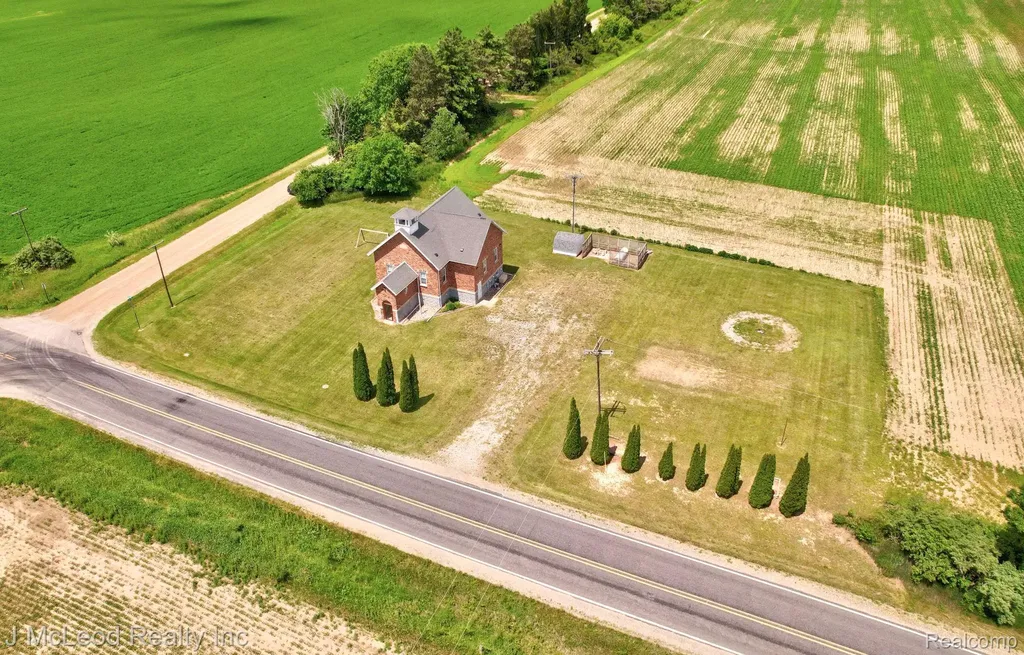 2515 E Akron Road Ellington Township MI 48723
