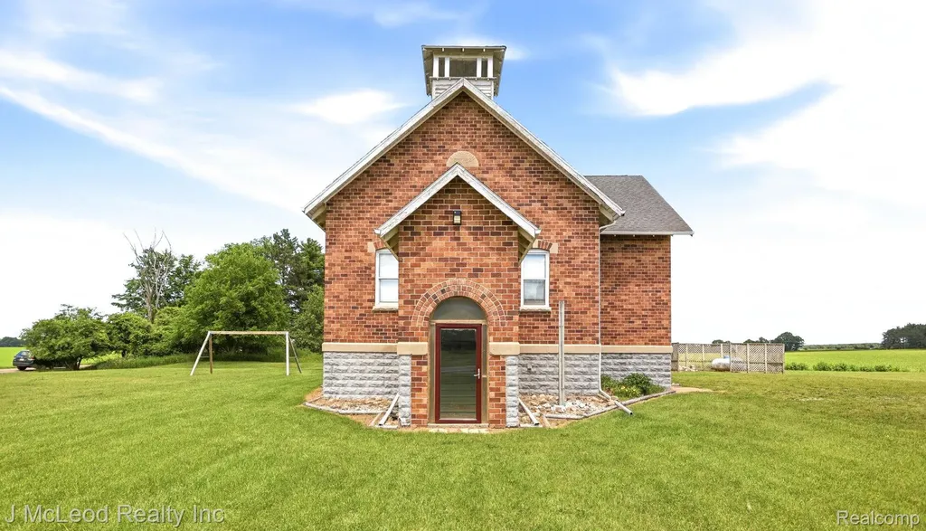 2515 E Akron Road Ellington Township MI 48723