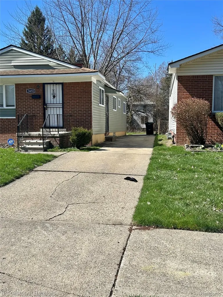 3451 Maxwell Street Detroit City MI 48214