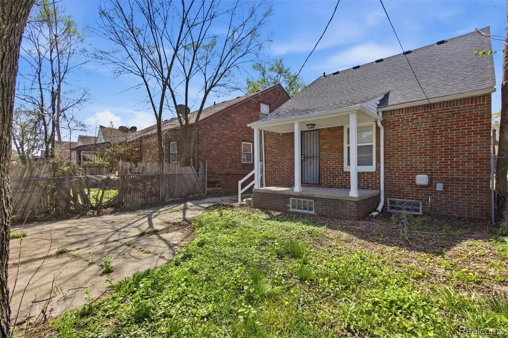 18966 San Juan Drive Detroit City MI 48221