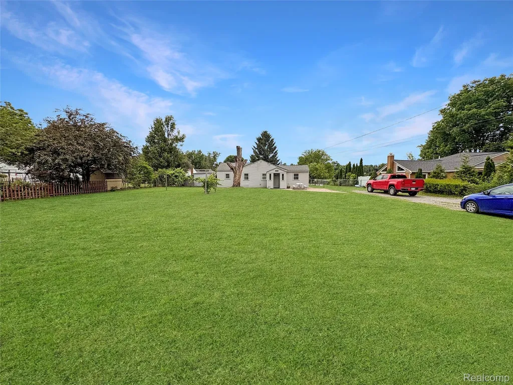 615 Senecal Street Fenton City MI 48430