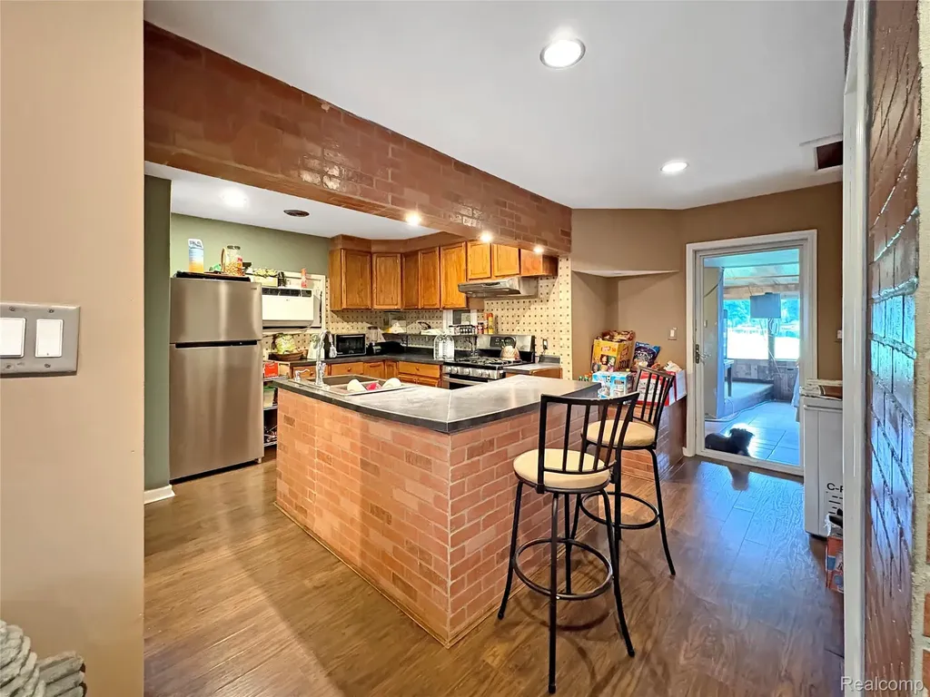 615 Senecal Street Fenton City MI 48430