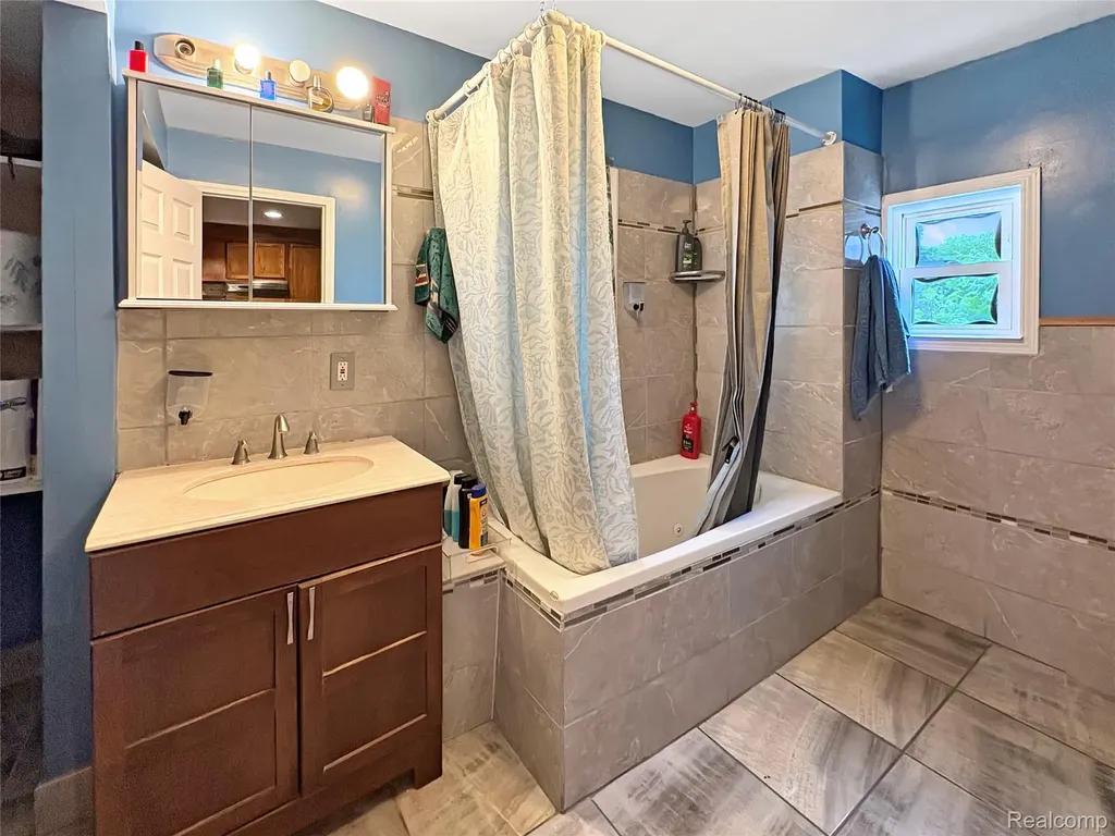 615 Senecal Street Fenton City MI 48430