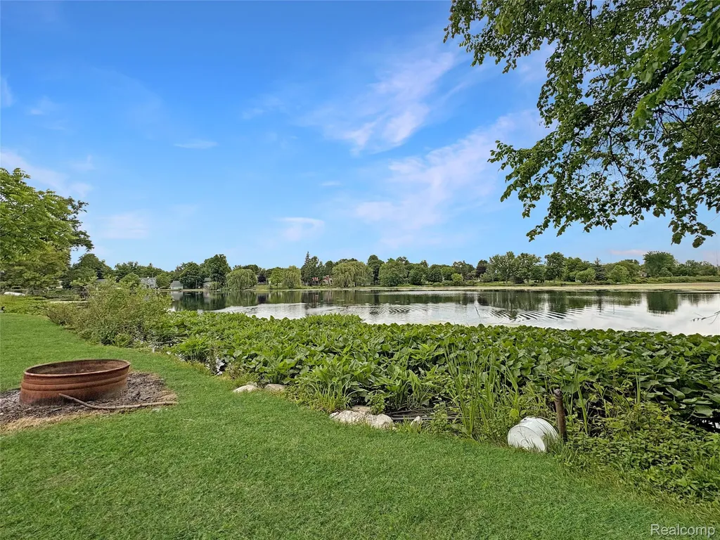 615 Senecal Street Fenton City MI 48430