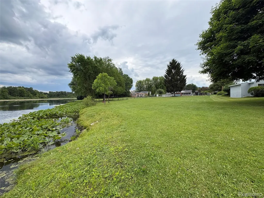 615 Senecal Street Fenton City MI 48430