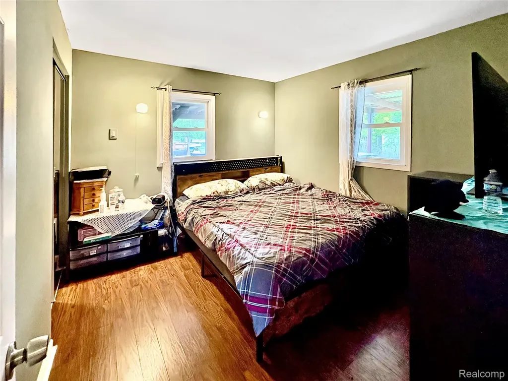 615 Senecal Street Fenton City MI 48430