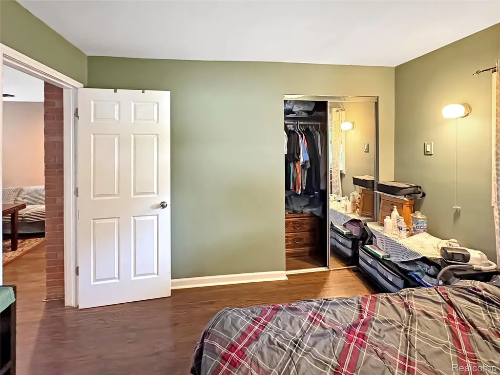 615 Senecal Street Fenton City MI 48430