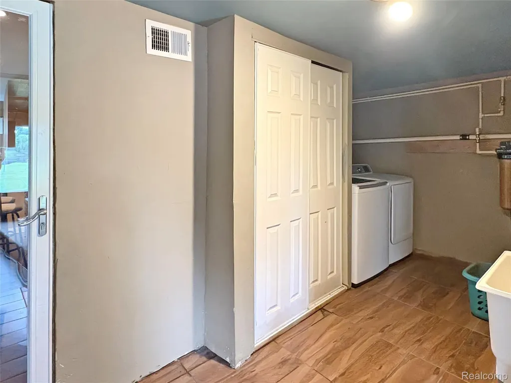 615 Senecal Street Fenton City MI 48430
