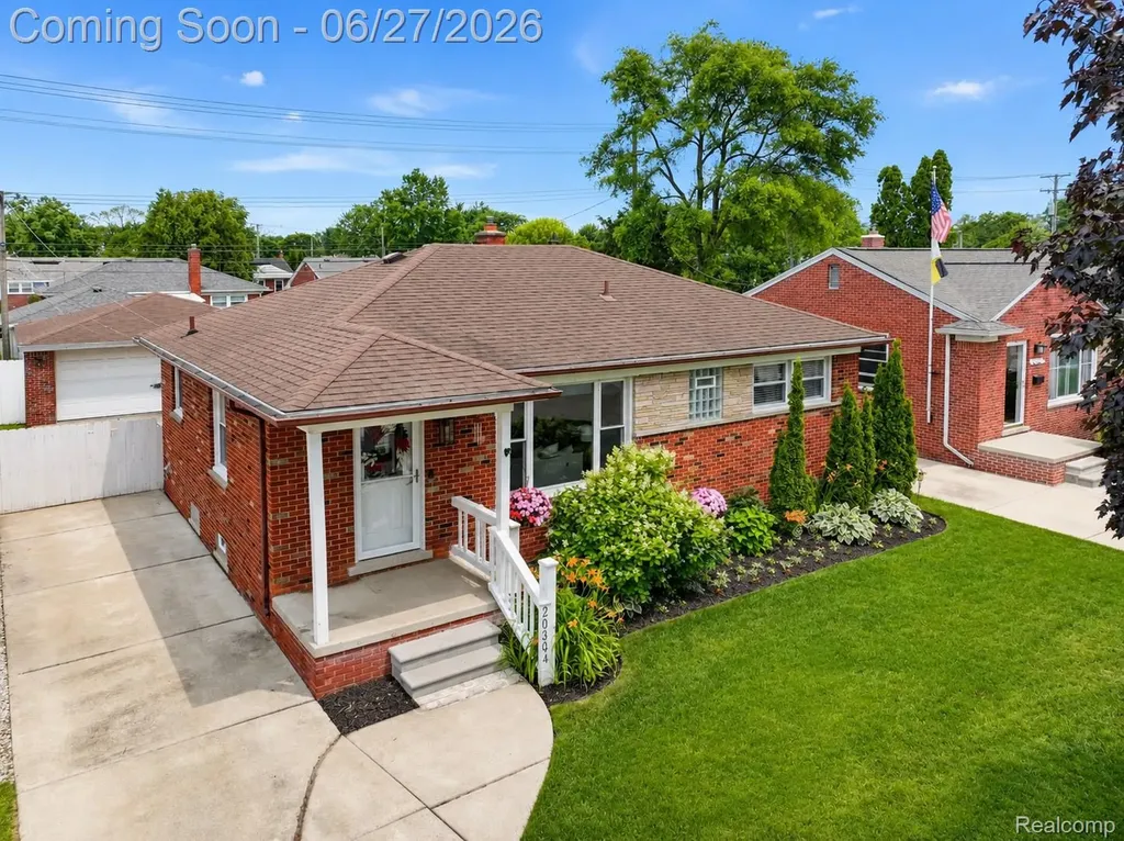 20304 California Street St. Clair Shores City MI 48080