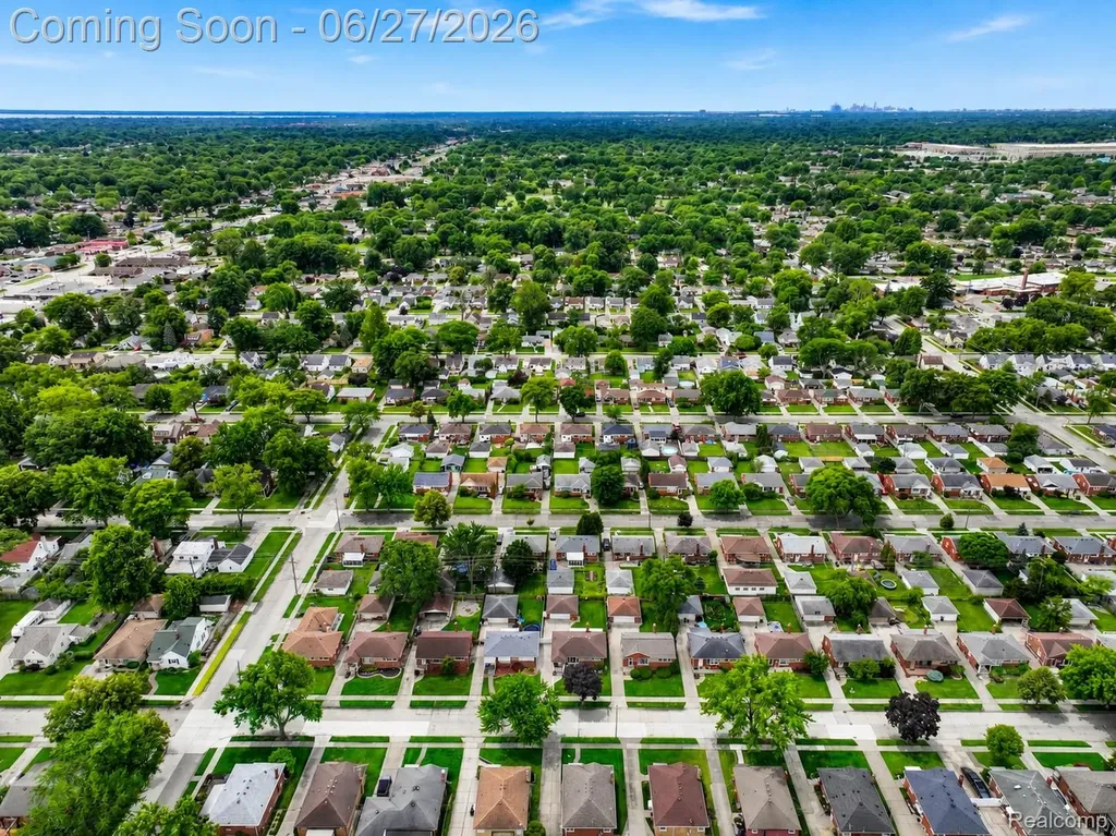20304 California Street St. Clair Shores City MI 48080