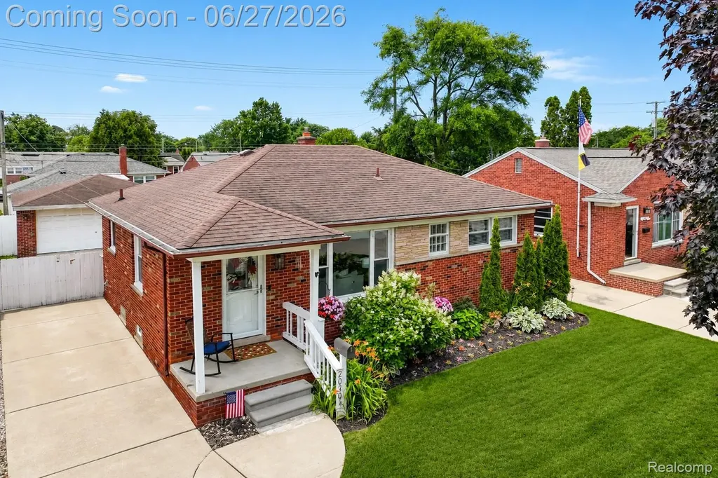 20304 California Street St. Clair Shores City MI 48080