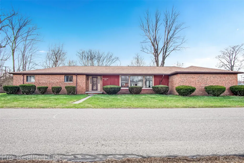 11200 Wahrman Street Romulus City MI 48174