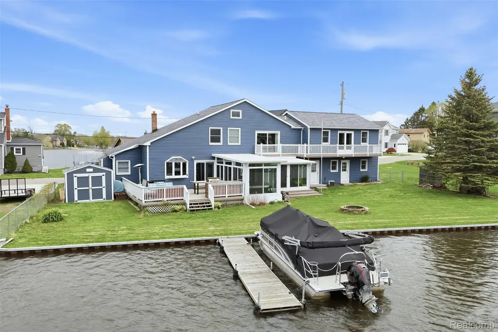2299 Kingston Street White Lake Charter Township MI 48386