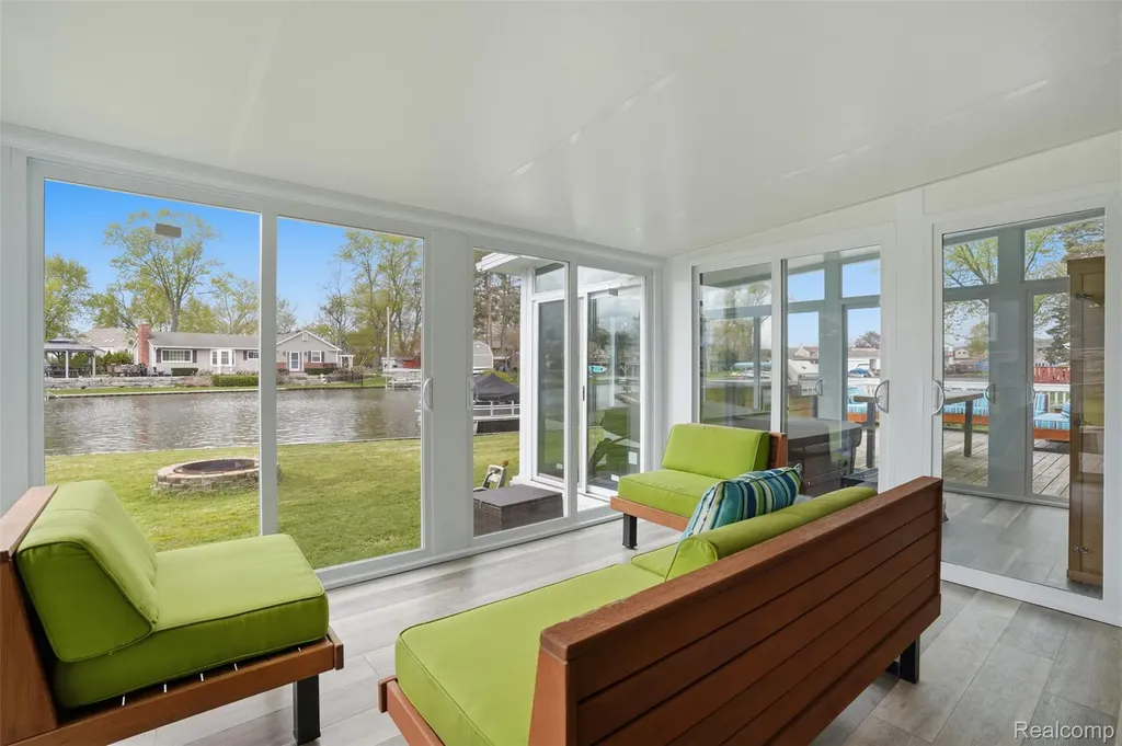 2299 Kingston Street White Lake Charter Township MI 48386