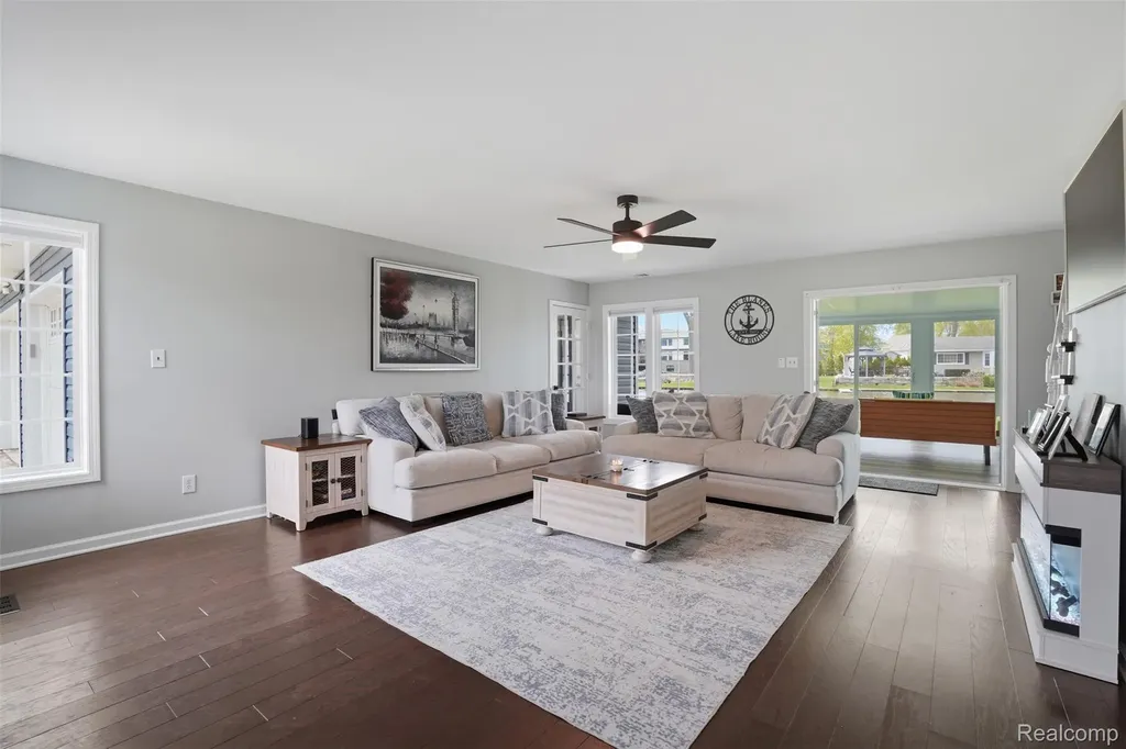 2299 Kingston Street White Lake Charter Township MI 48386