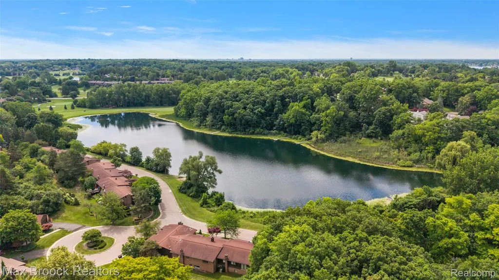 2141 Bordeaux Street West Bloomfield Charter Township MI 48323