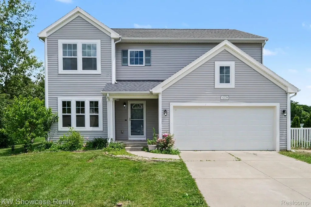 4339 Pebble Creek Boulevard Burton City MI 48439