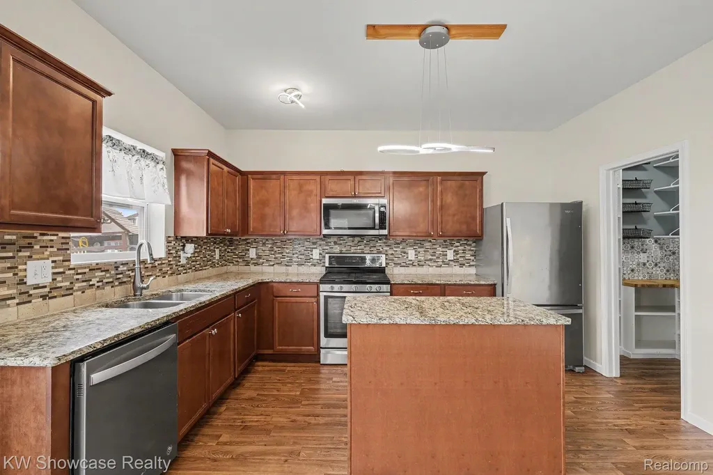 4339 Pebble Creek Boulevard Burton City MI 48439