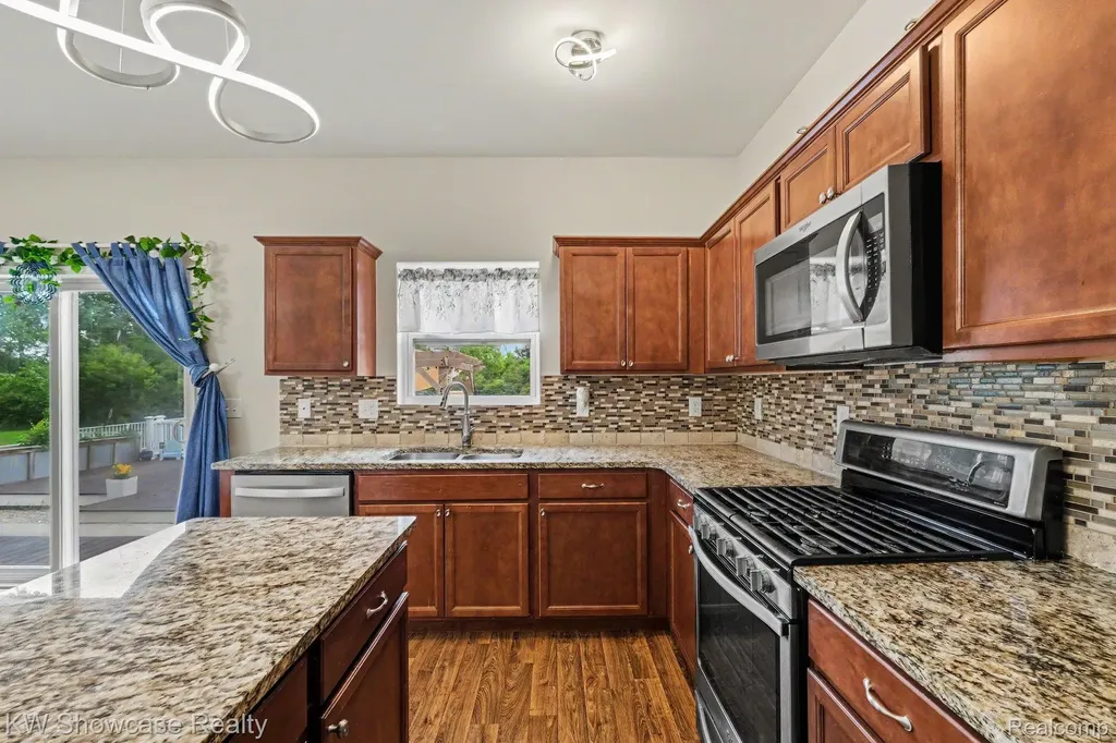 4339 Pebble Creek Boulevard Burton City MI 48439