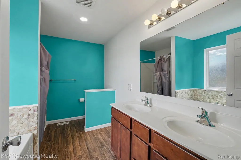 4339 Pebble Creek Boulevard Burton City MI 48439