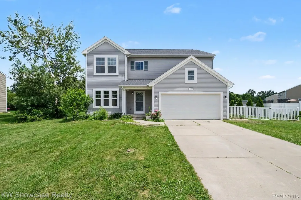 4339 Pebble Creek Boulevard Burton City MI 48439