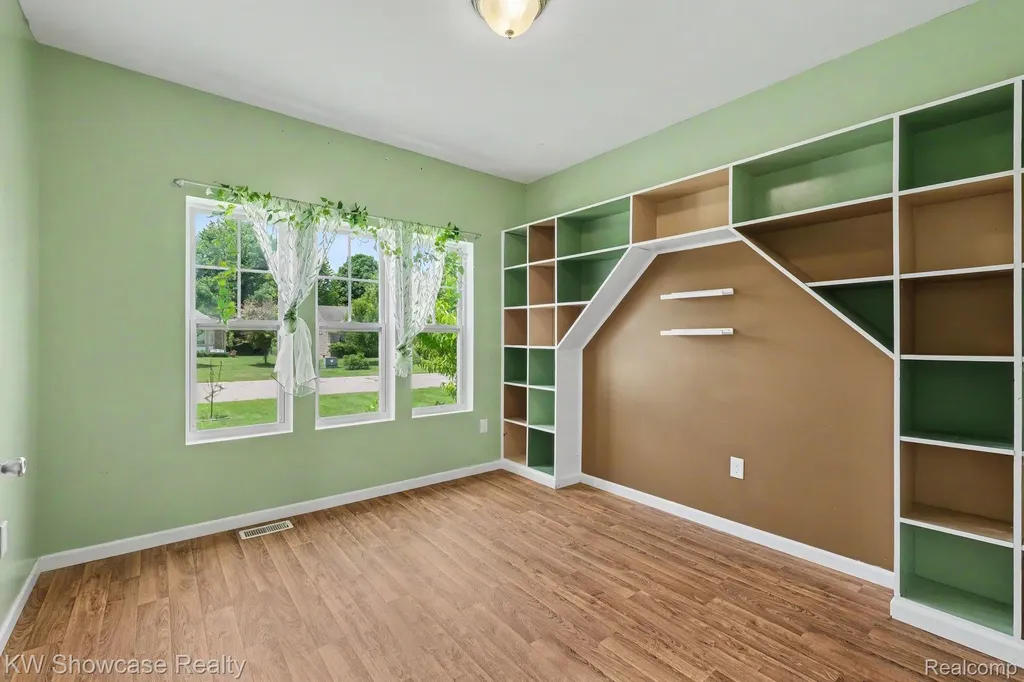 4339 Pebble Creek Boulevard Burton City MI 48439