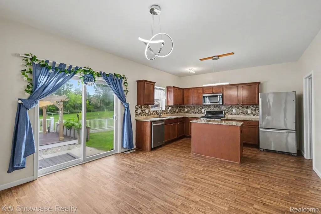4339 Pebble Creek Boulevard Burton City MI 48439