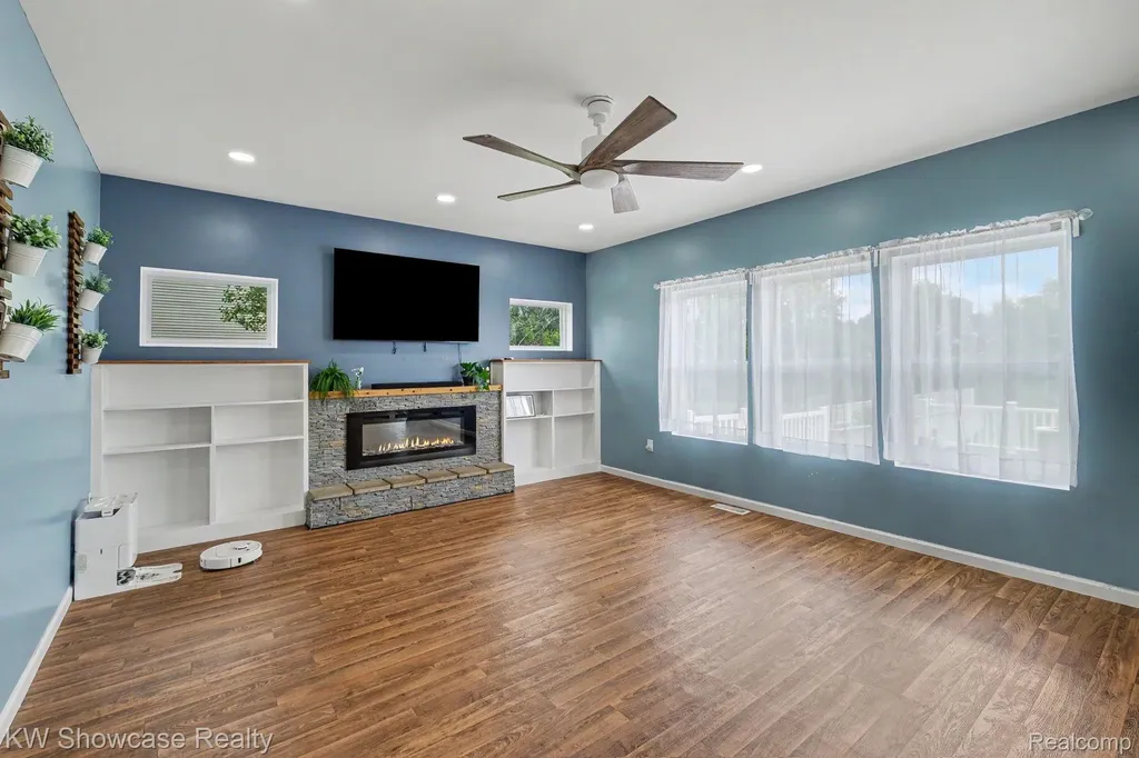 4339 Pebble Creek Boulevard Burton City MI 48439