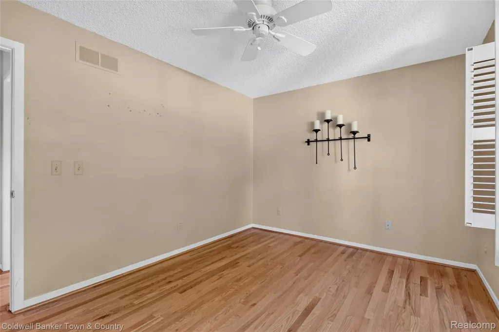 41703 Kirkwood Drive Novi City MI 48377