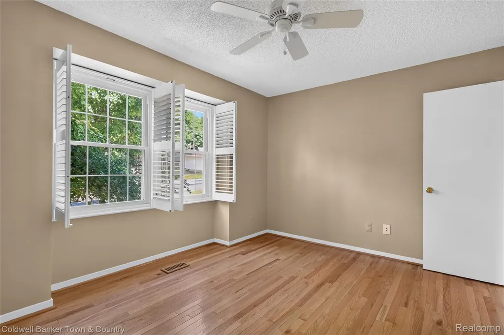 41703 Kirkwood Drive Novi City MI 48377