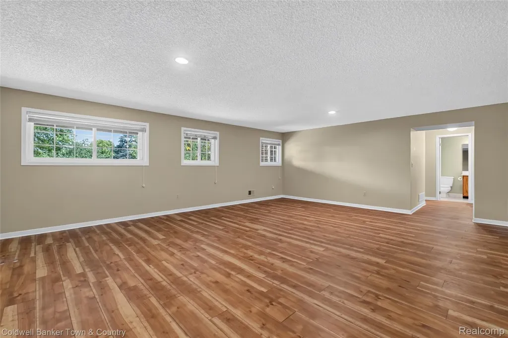 41703 Kirkwood Drive Novi City MI 48377